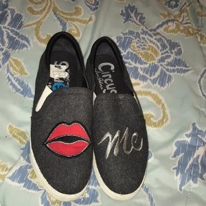 Kiss 💋 slip on shoes